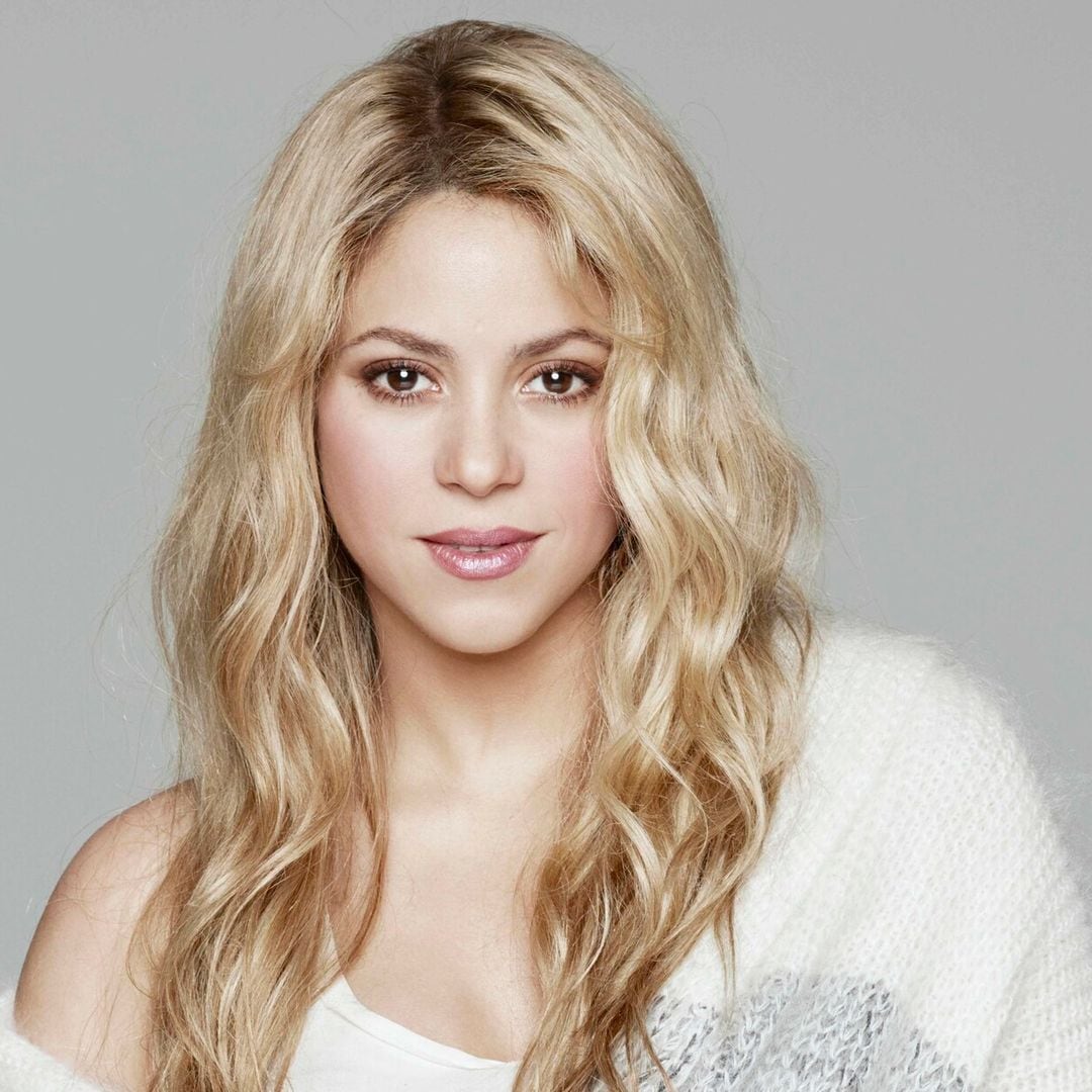 Shakira revela la razón detrás de su look rubio