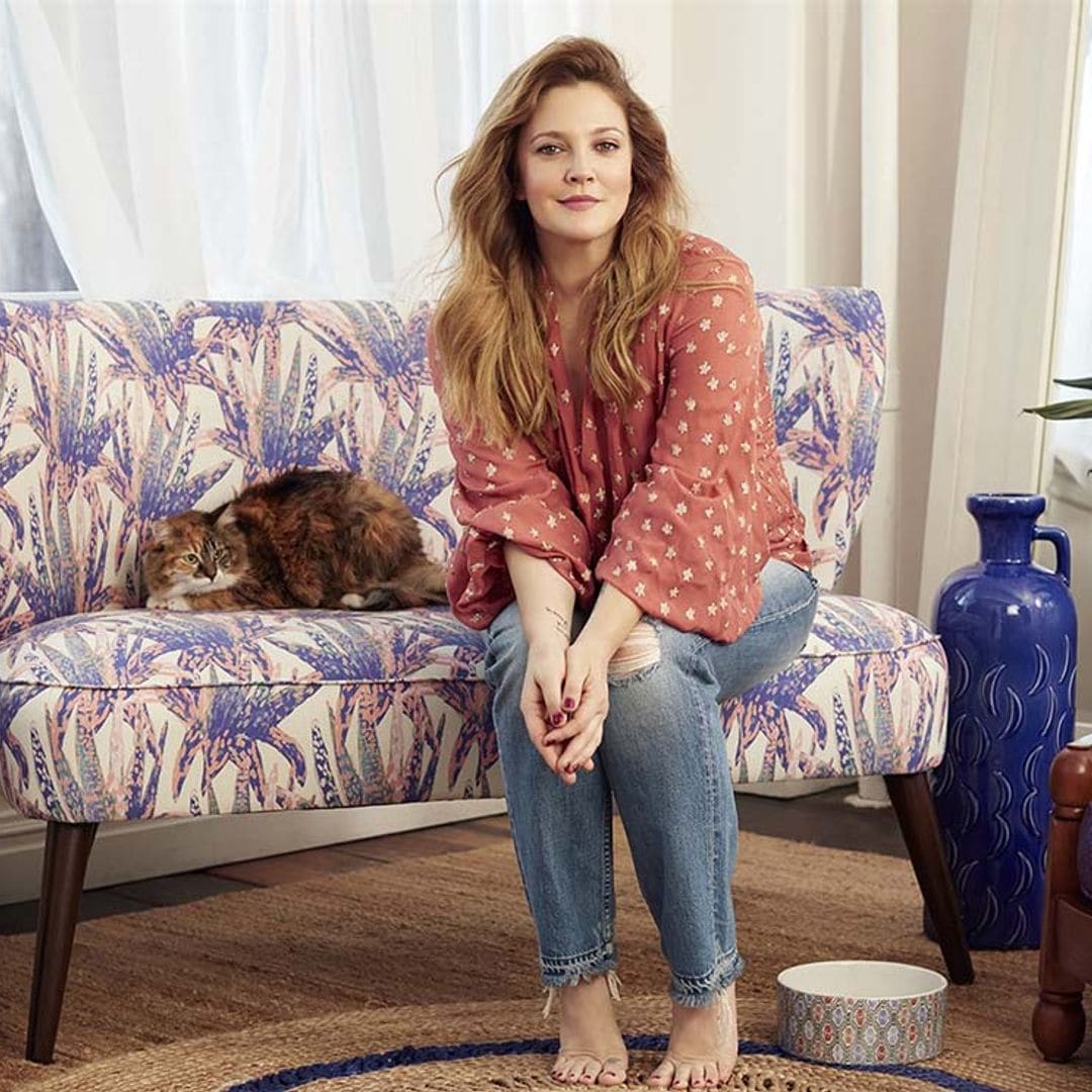 Drew Barrymore lanza su primera colección de decoración para la casa, ¿quieres verla?