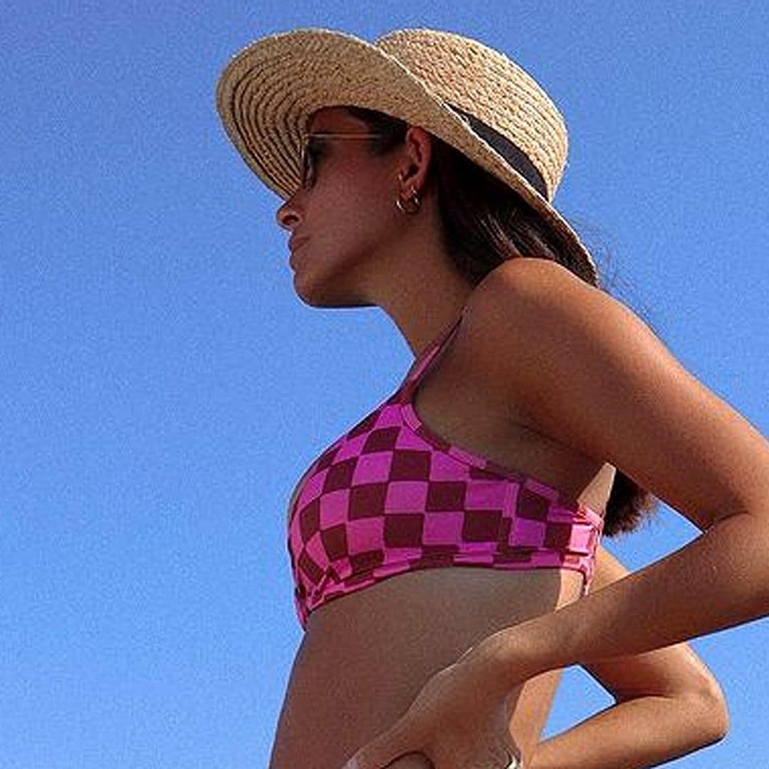 María Fernández-Rubíes posa espectacular en biquini embarazada de su segundo hijo
