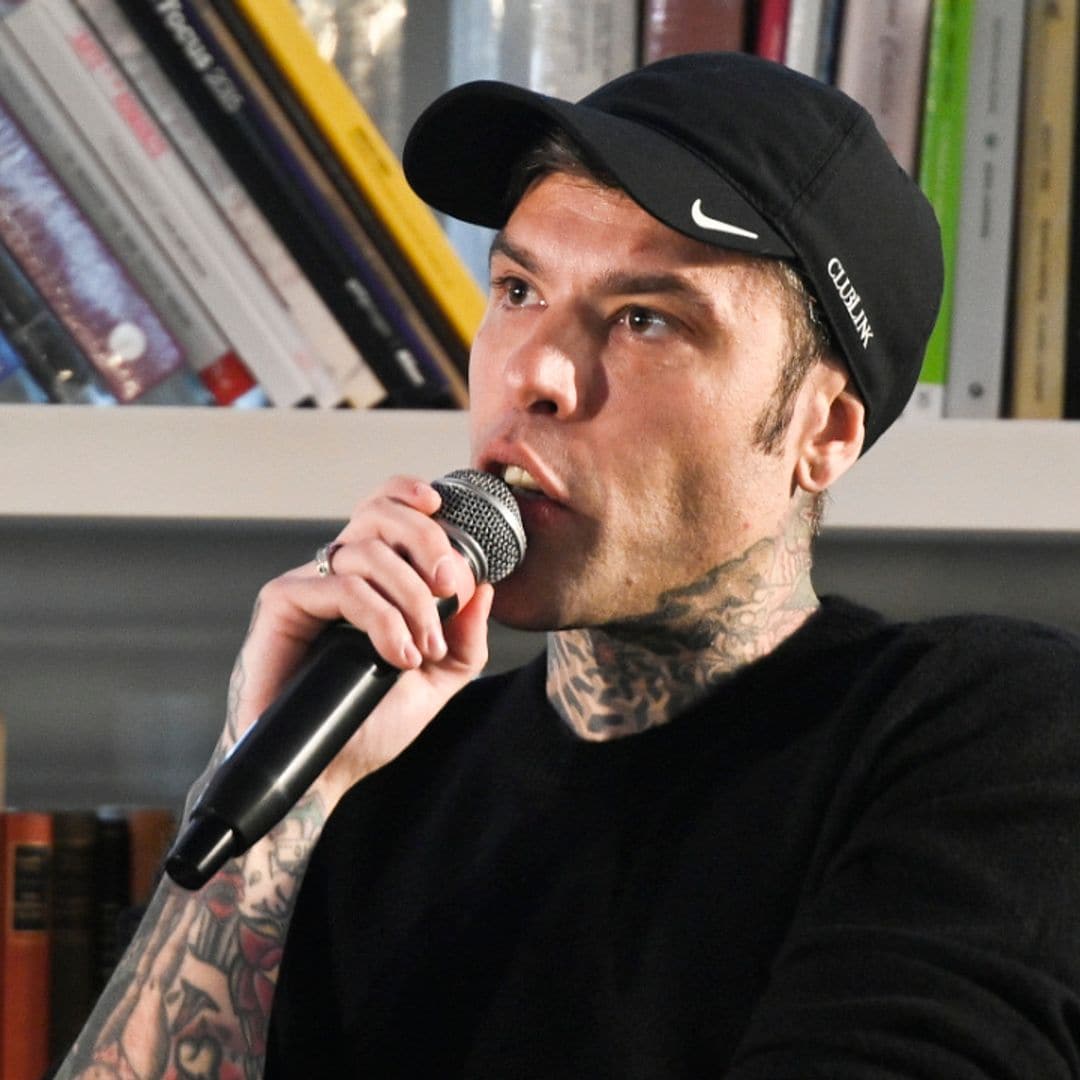 Fedez reaparece con su anillo de boda tras su ruptura con Chiara Ferragni y habla sobre su momento más duro