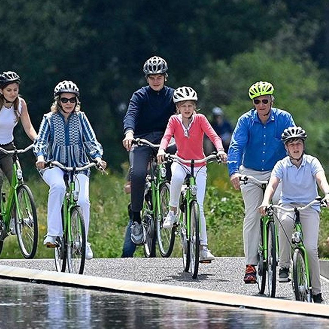 ¡A pedalear! El sorprendente paseo en bici de Felipe y Matilde de Bélgica con sus hijos