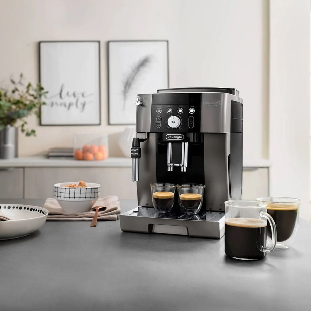 Última oportunidad para conseguir la cafetera superautomática más vendida de Amazon casi al 50% de descuento