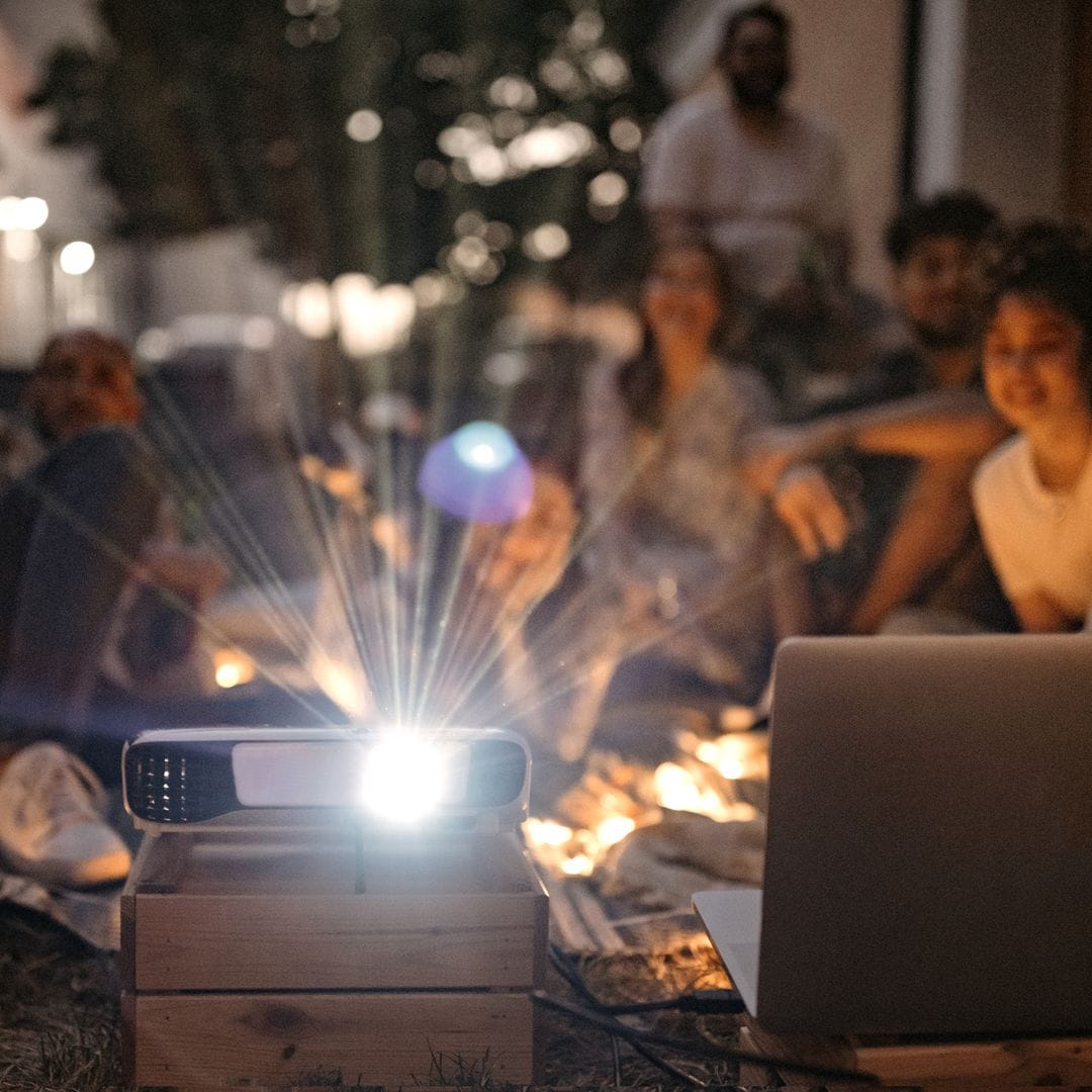 Cómo convertir tu móvil en un proyector de la forma más sencilla