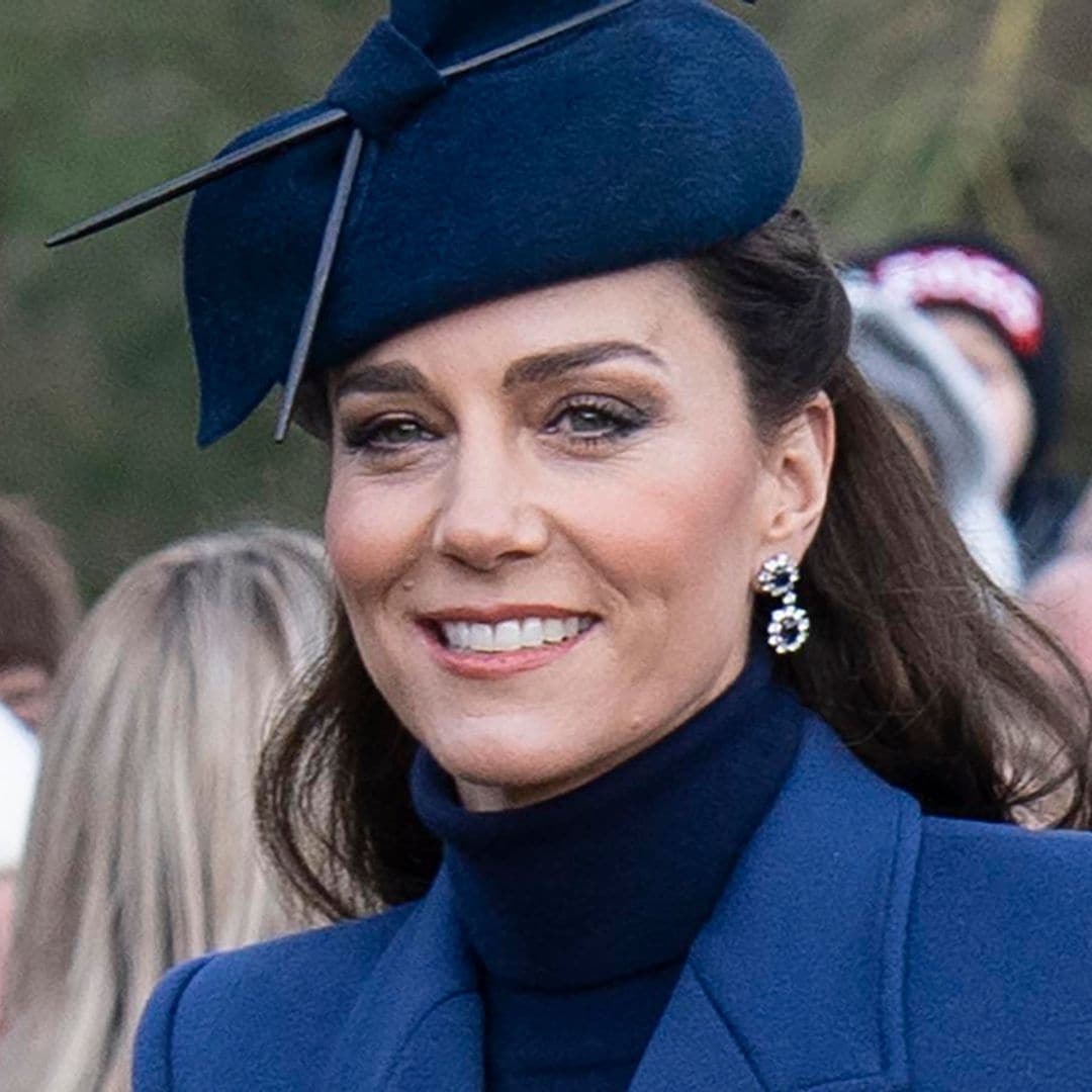 El impactante look azul que lució Kate Middleton para Navidad