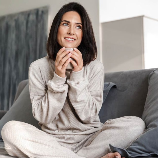 mujer madura feliz