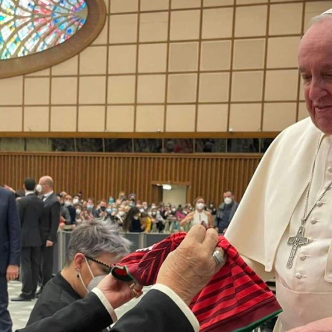 El curioso regalo con el que la madre de Cristiano Ronaldo ha obsequiado al Papa Francisco