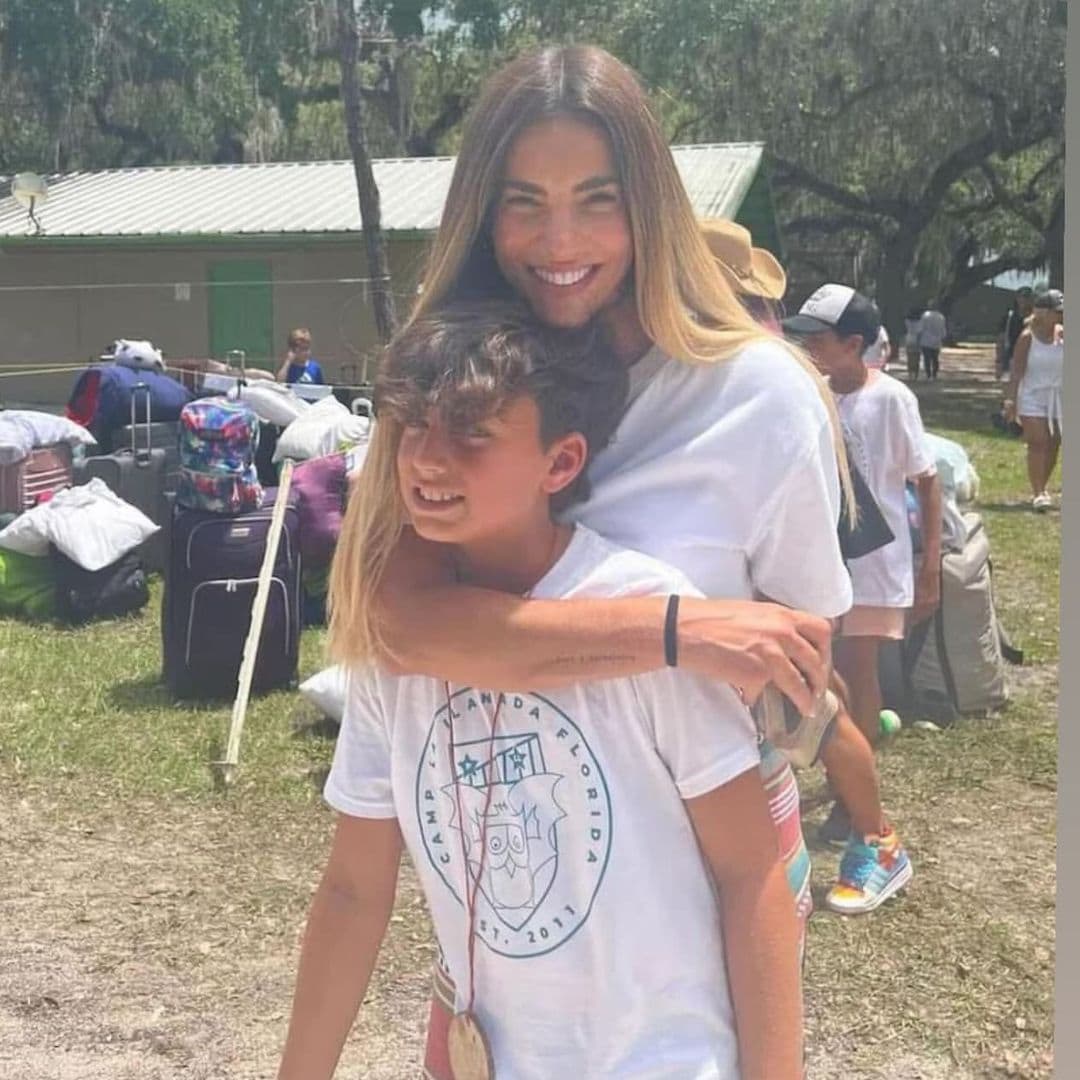 Gaby Espino con su hijo Nickolas, quien ya es todo un adolescente