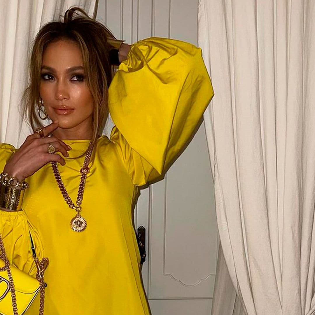 Jennifer Lopez comparte sus looks favoritos del verano: del maxi vestido amarillo al conjunto parisino