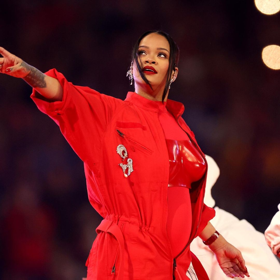 ¡Bebé en camino! Rihanna está embarazada y así lo presumió en el Super Bowl