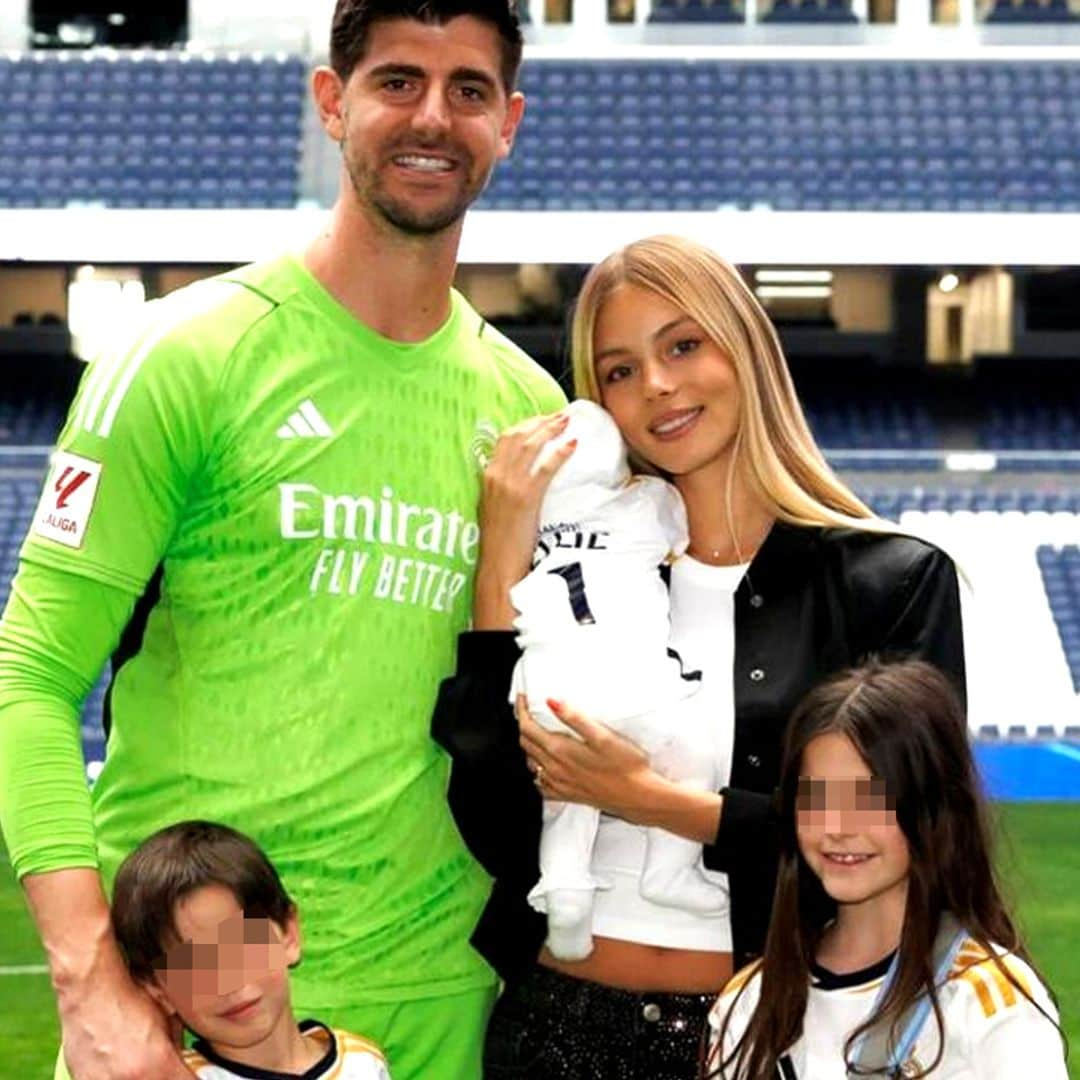 Thibaut Courtois posa por primera vez con Mishel Gerzig y sus tres hijos tras ver la luz al final del túnel