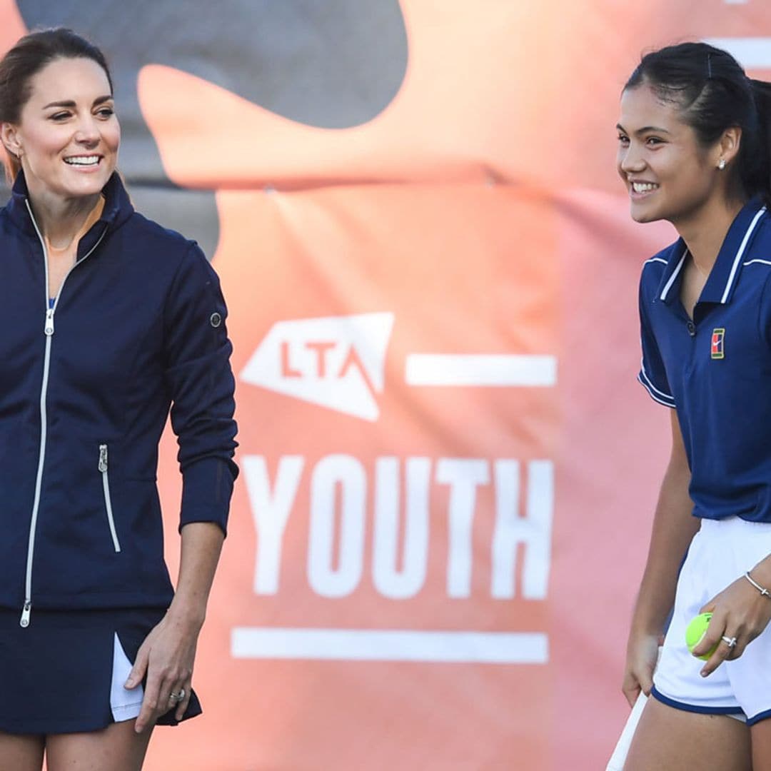 ¡Una pareja invencible! La duquesa de Cambridge se atreve a jugar con la nueva estrella del tenis, Raducanu