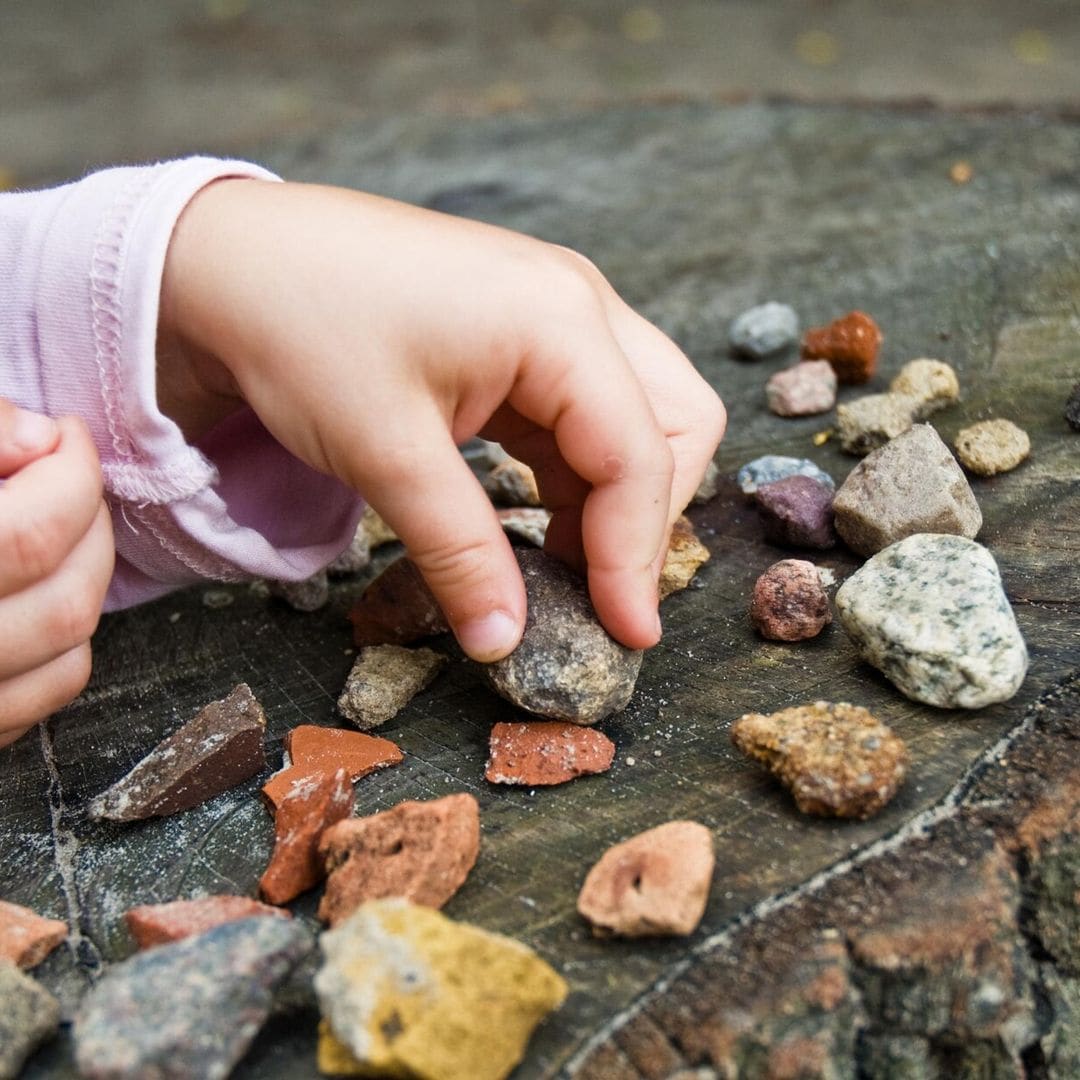 ¿Sabes qué son las ‘piezas sueltas’? Beneficios e ideas de propuestas para los niños