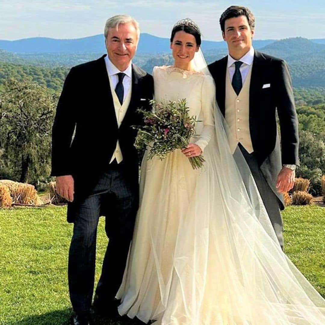 Todos los detalles e imágenes inéditas de la boda de la hija pequeña de Carlos Sainz