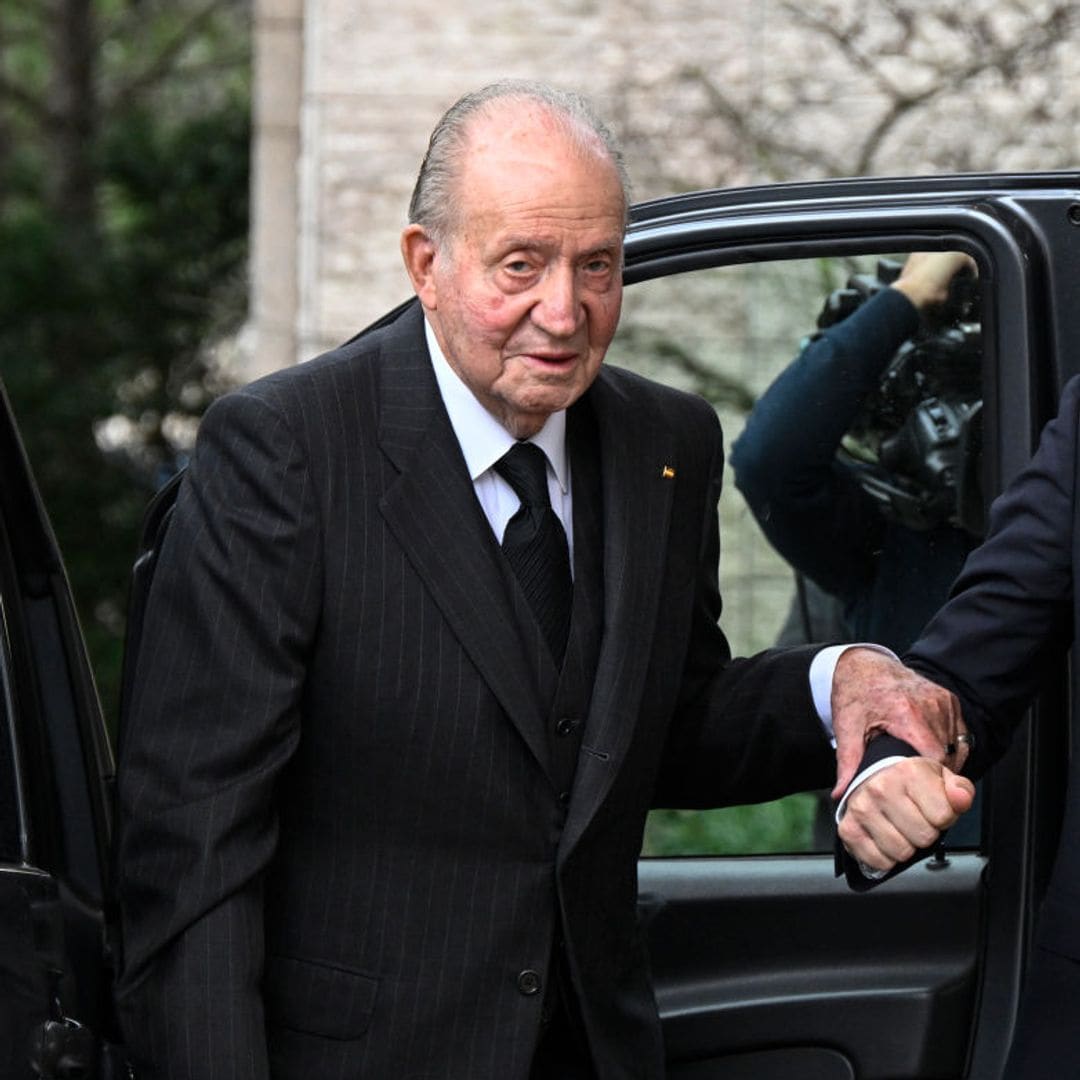 El rey Juan Carlos asiste en Lisboa al funeral de su amigo el Aga Khan VI