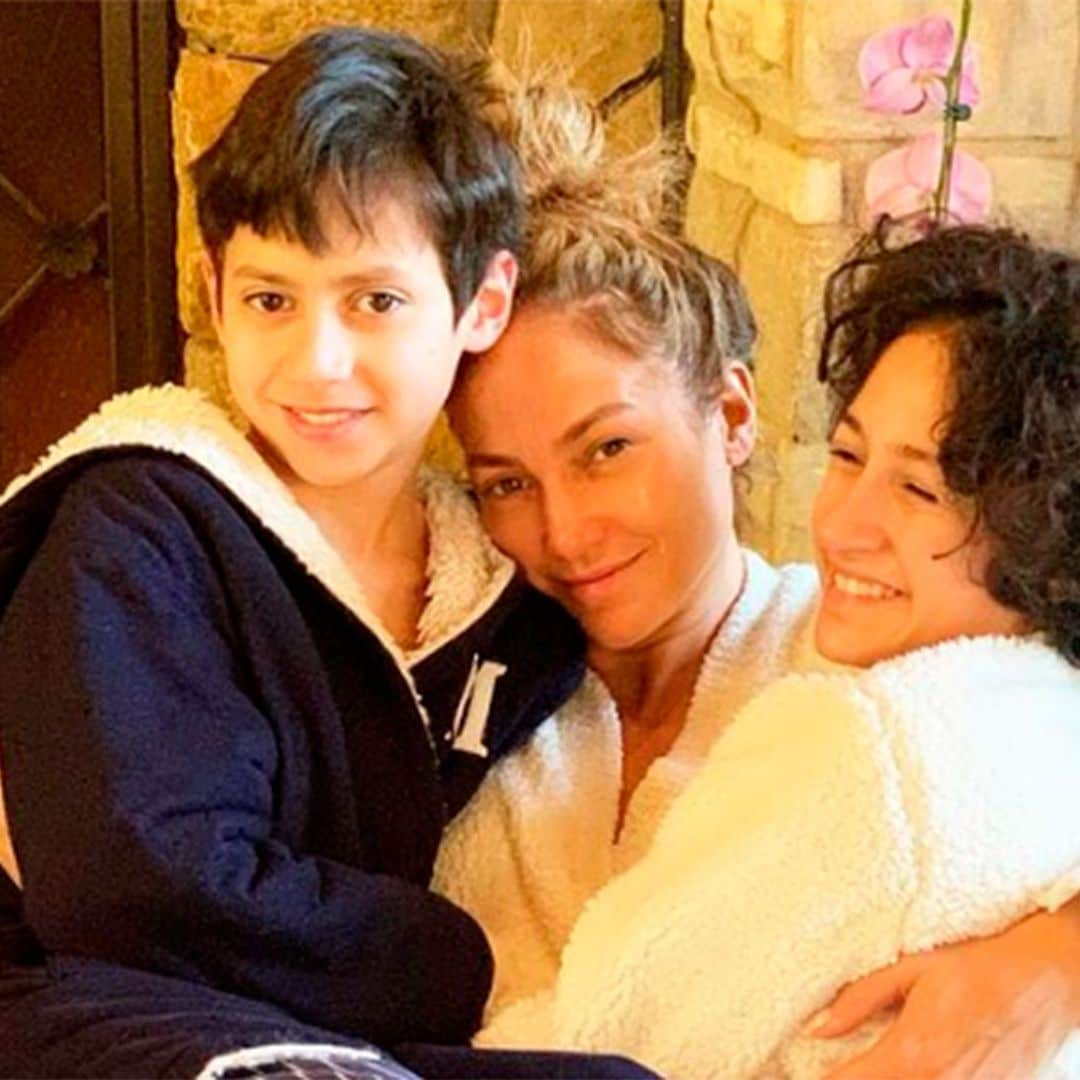 Desayuno en la cama y clases con Lenny Kravitz: Jennifer Lopez celebra el cumpleaños de sus mellizos