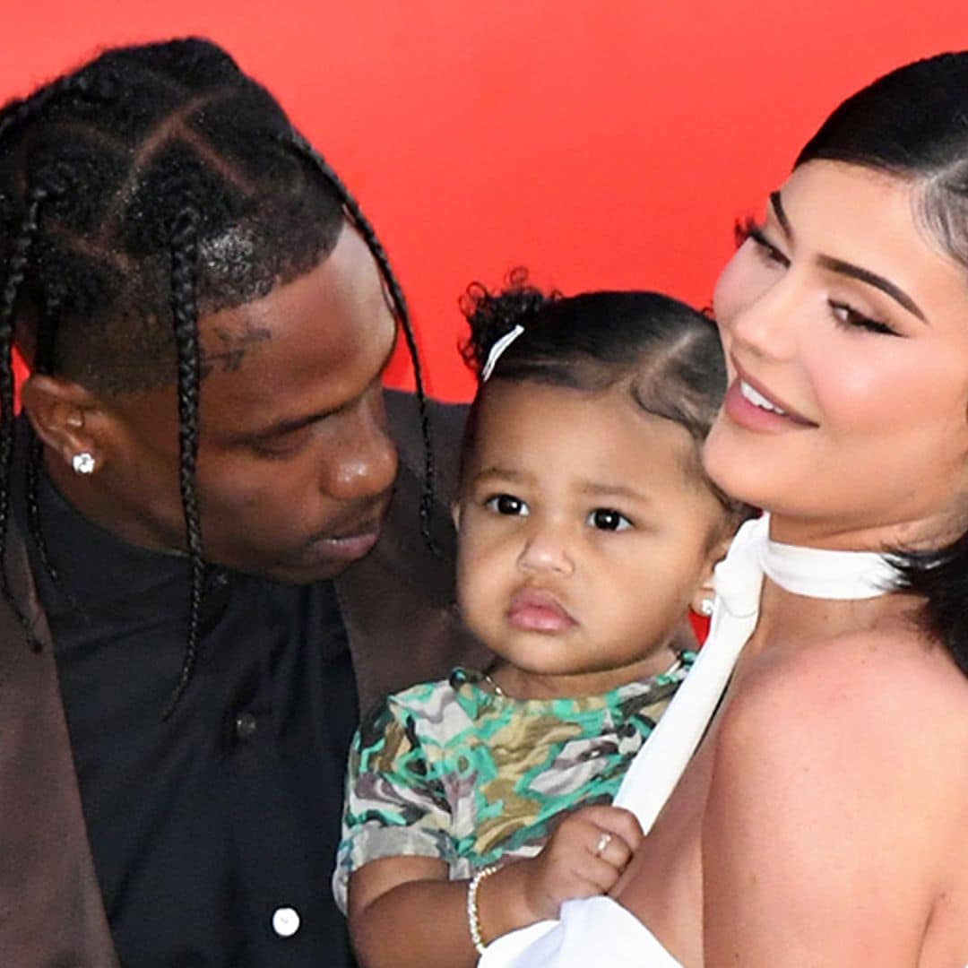 Stormi, la hija de Kylie Jenner, hace su debut en su primera alfombra roja