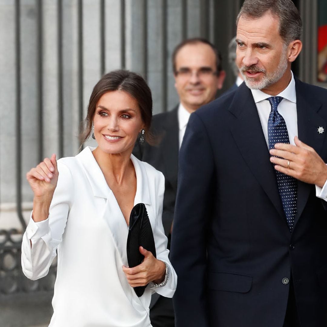 Vuelve el 'vestido-blazer' de doña Letizia, ahora como diseño de novia