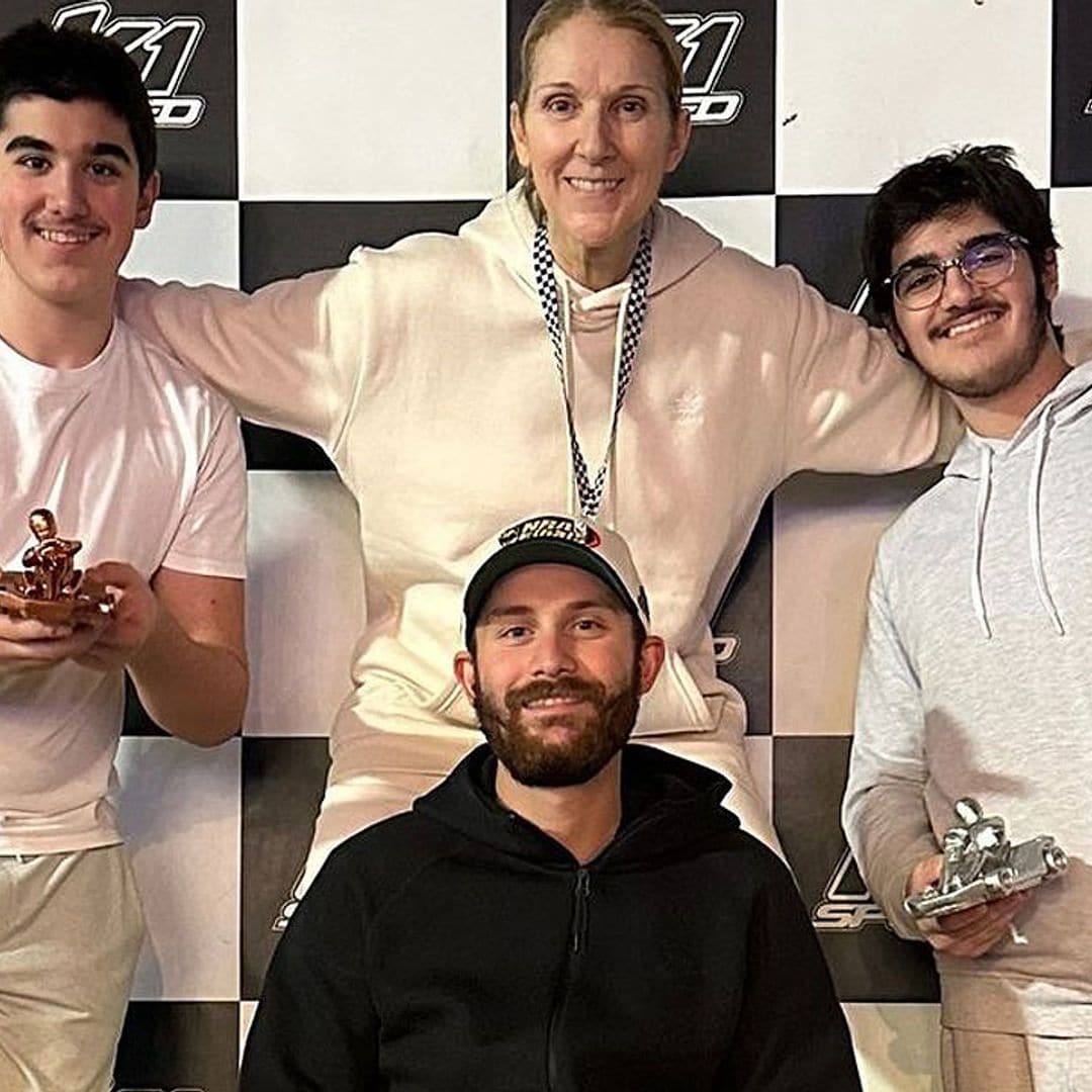 Los tres hijos de Céline Dion posan orgullosos junto a ella, convertidos en su gran apoyo durante su enfermedad