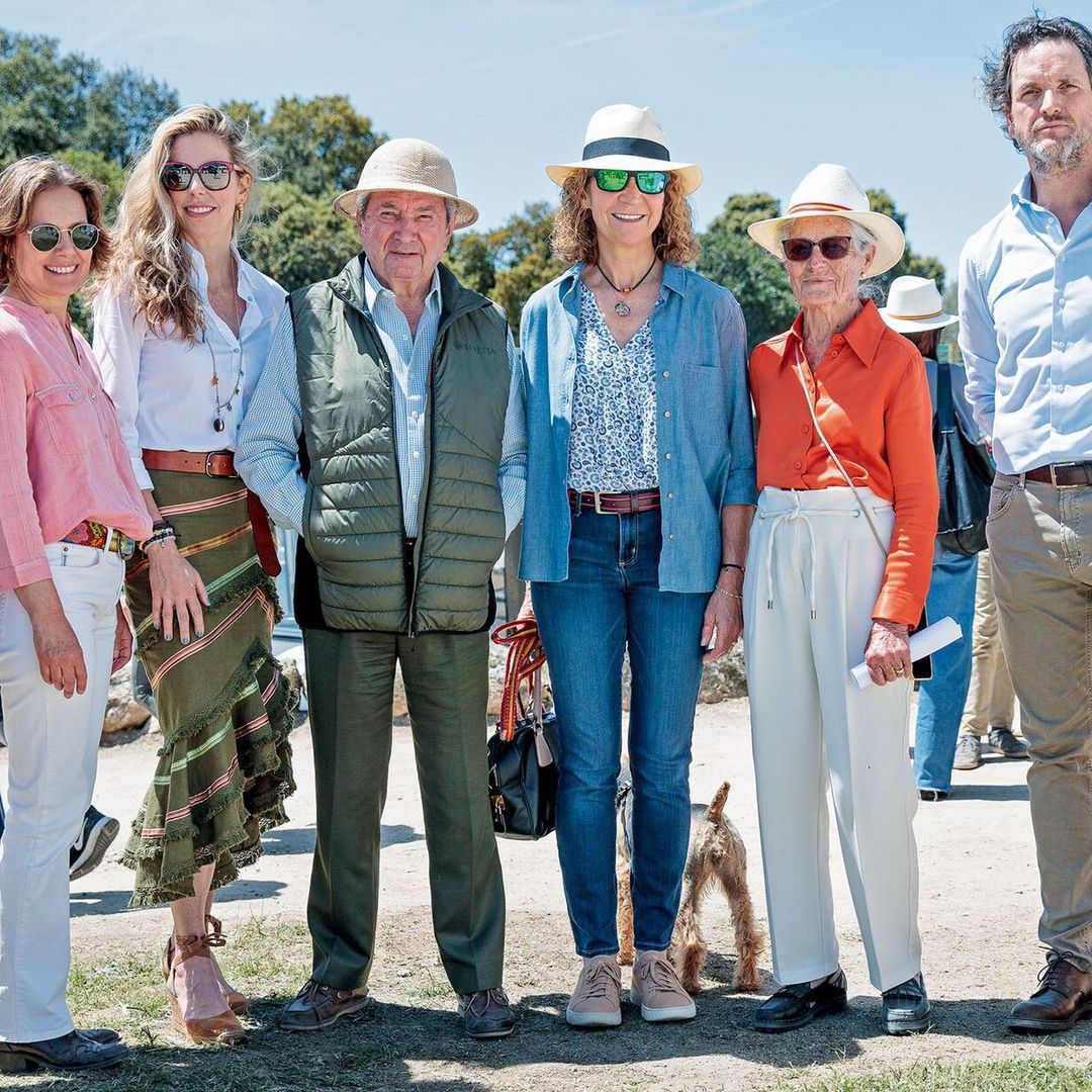 La Infanta Elena, la duquesa de Medinaceli y Olivia de Rothschild, juntas en la cita ecuestre imprescindible de la primavera