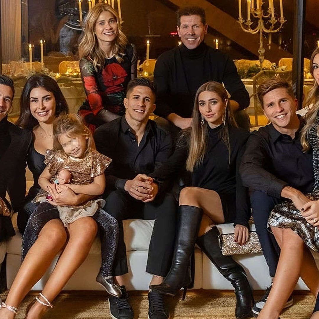 Simeone celebra diez años de amor con Carla Pereyra: así es su gran familia