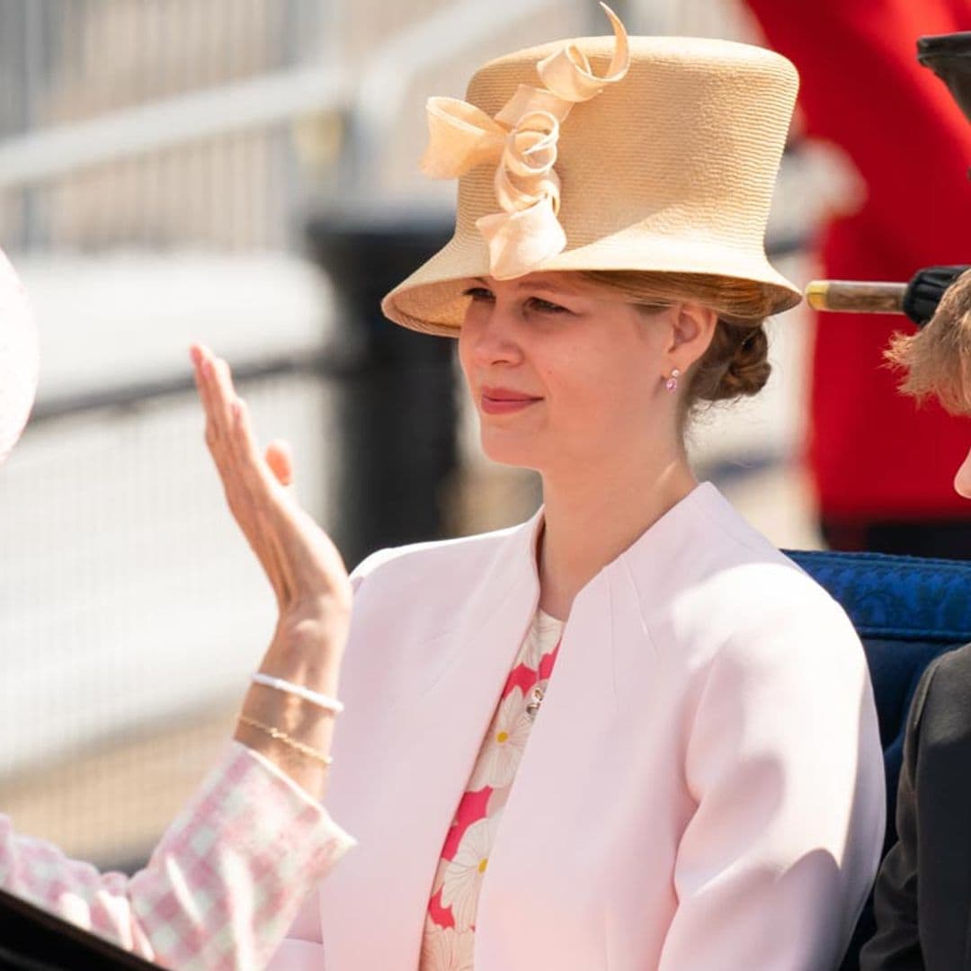 El sombrero con anécdota de Lady Louise Windsor, la nieta de 18 años de Isabel II