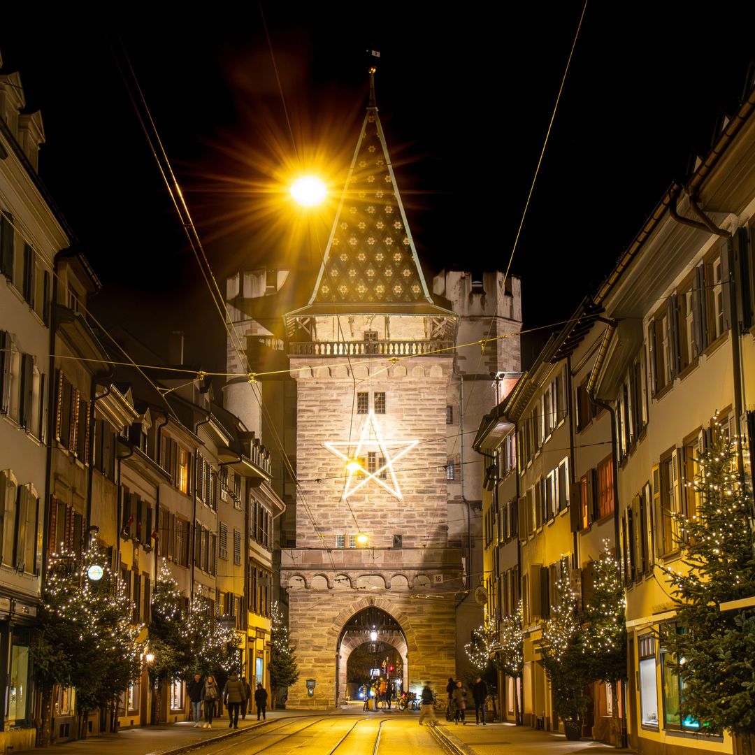 Puerta de Spalentor de Basilea en Navidad