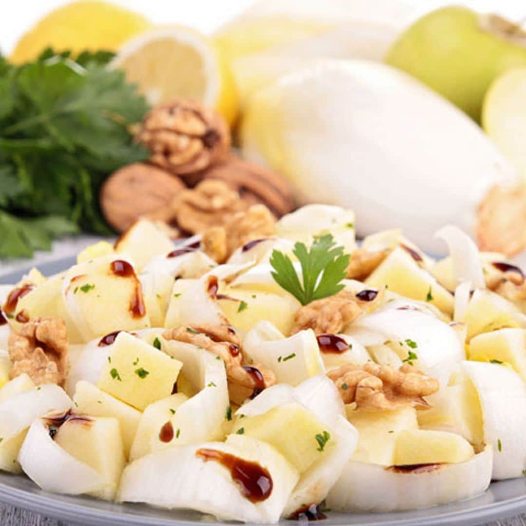 Ensalada de endivias, nueces y manzana