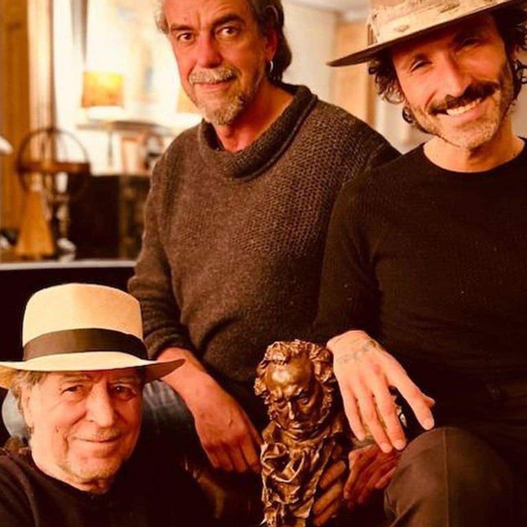 Leiva entrega a Joaquín Sabina el mejor regalo de cumpleaños: su primer Goya