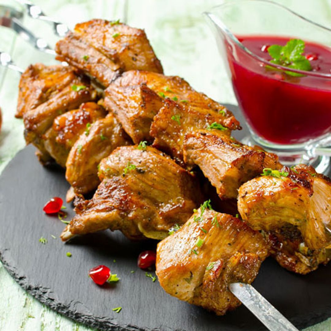 Costillas de cerdo asadas con salsa de granada