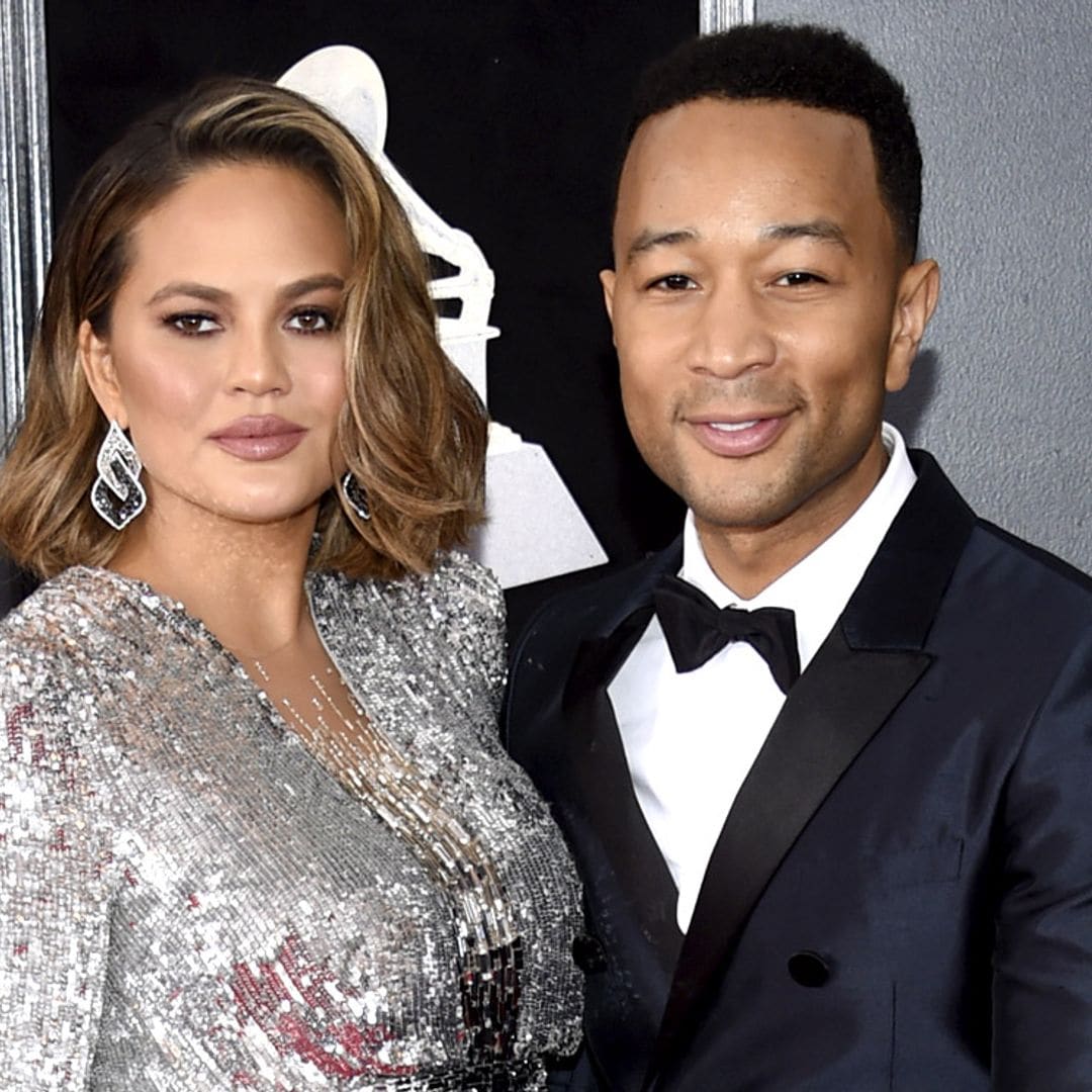 Chrissy Teigen y John Legend comparten sus momentos de dolor tras perder el bebé que esperaban