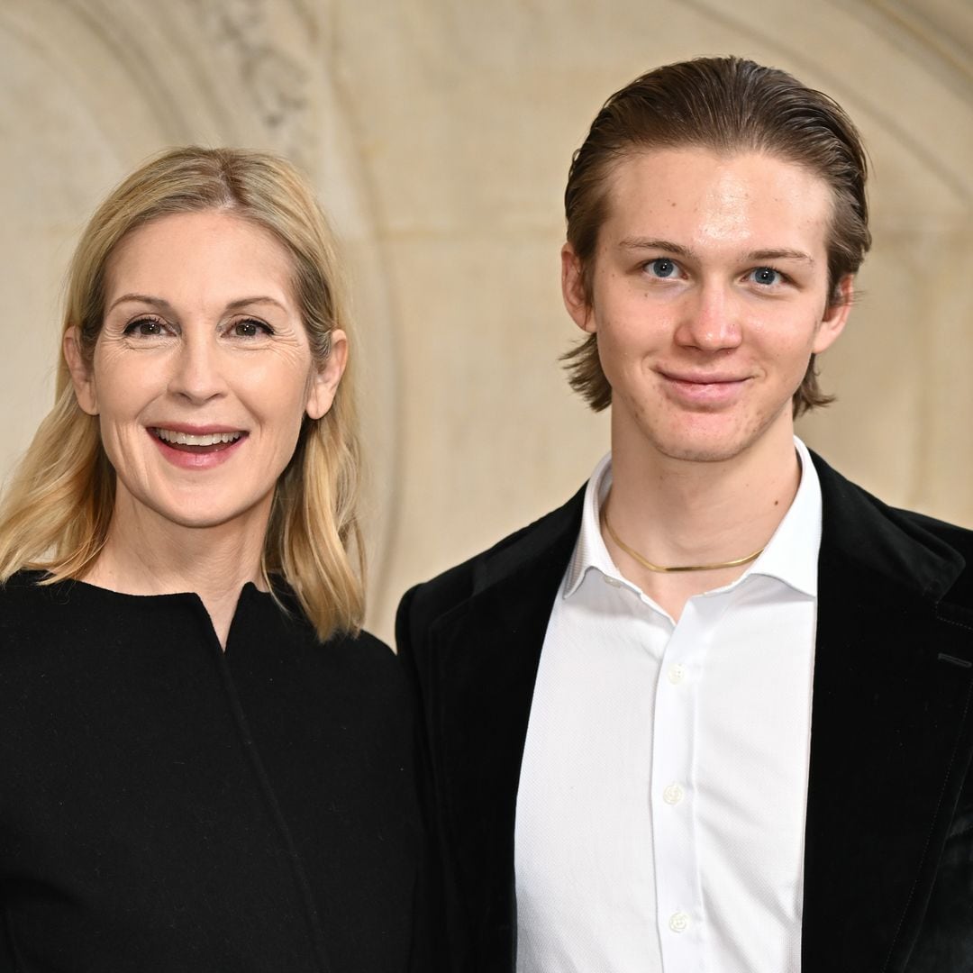 Kelly Rutherford ('Gossip Girl') posa con su hijo por primera vez en 10 años después de una batalla por su custodia de 2 millones de dólares