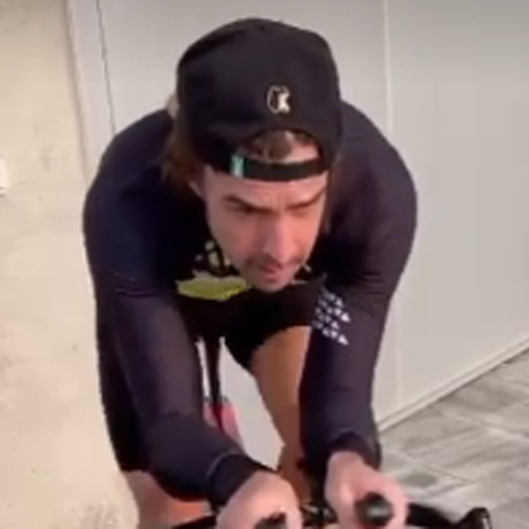 Fernando Alonso vuelve a montar en bicicleta tras su atropello