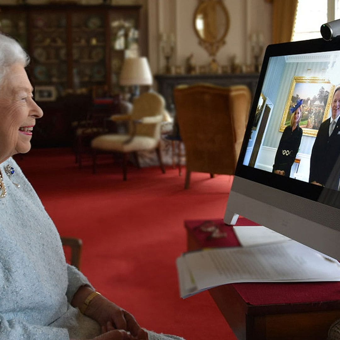 ¡Nunca es tarde para innovar! Isabel II sorprende con sus primeras audiencias virtuales