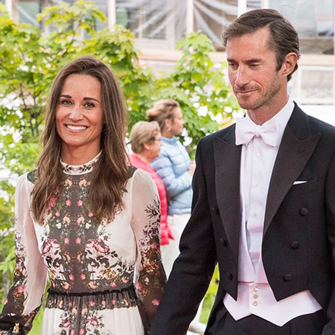 Pippa Middleton enamora con un 'look' de invitada (rebajado) de Erdem