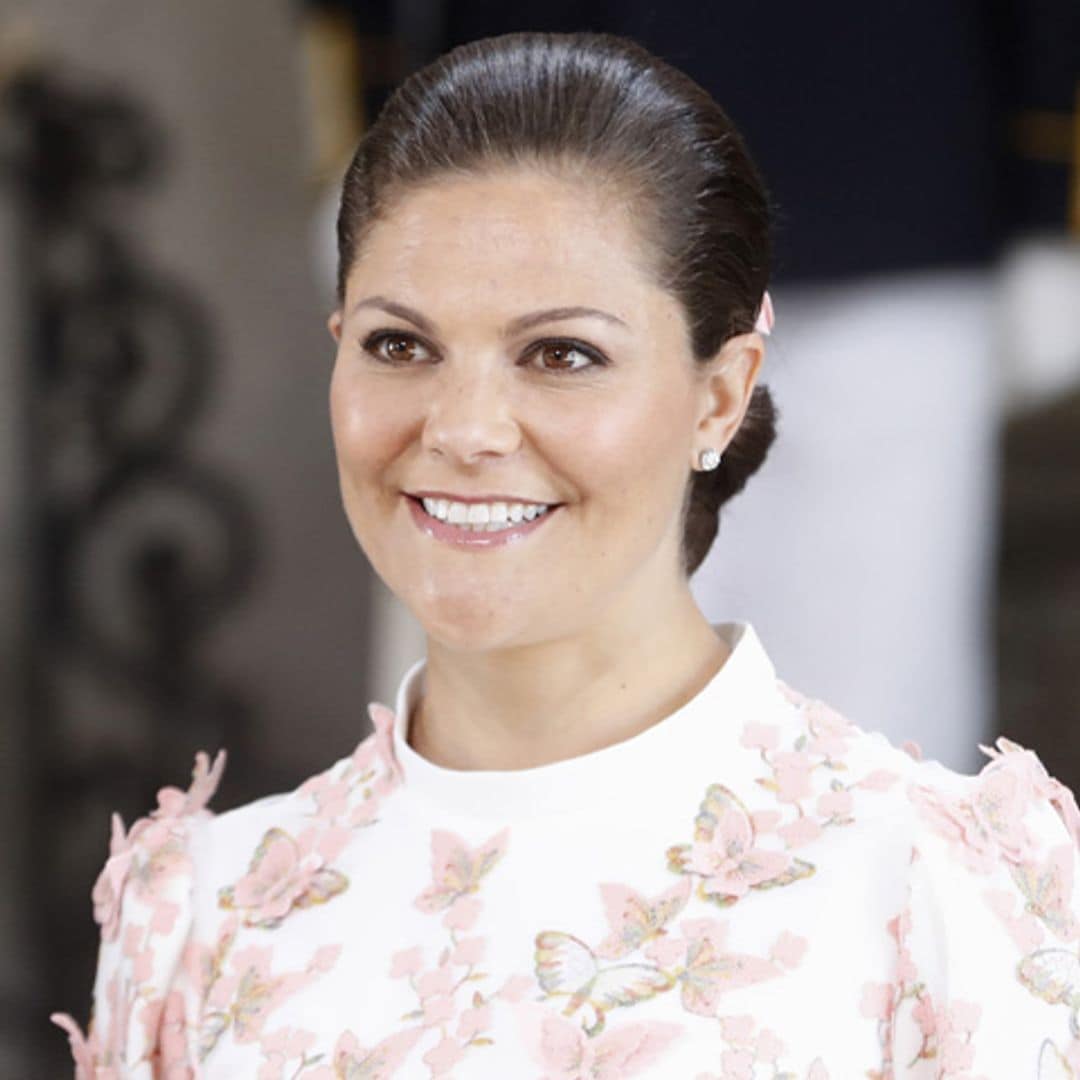 Victoria de Suecia apuesta por el look preferido de la reina Letizia