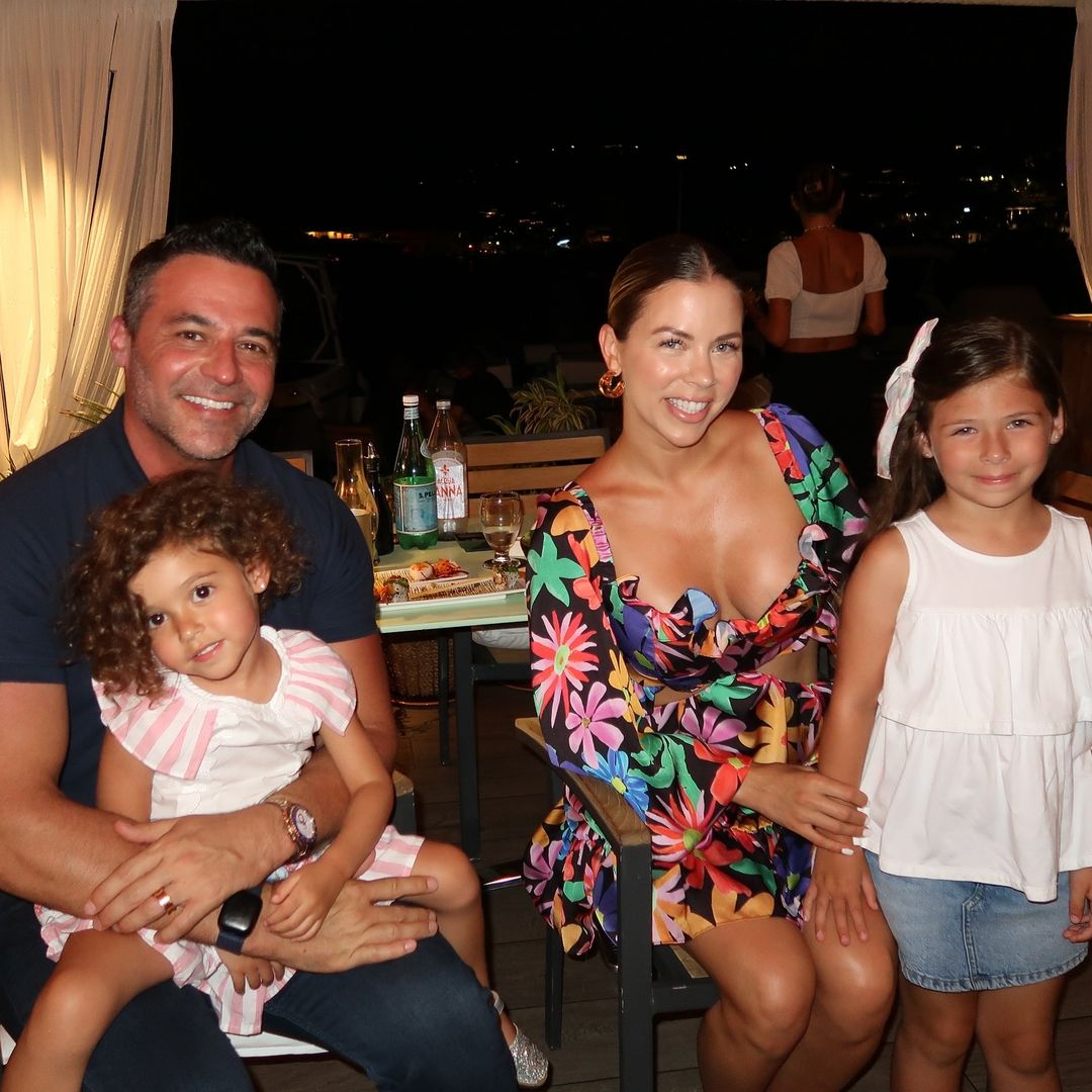 Ximena Duque y su familia inauguran el verano desde su isla favorita