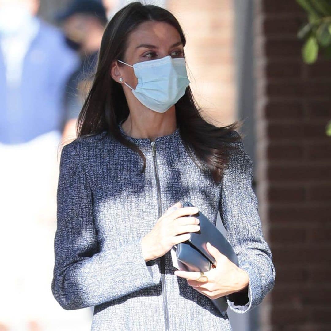 La Reina inicia el curso con su look infalible: pantalón 'culotte' y zapato cómodo