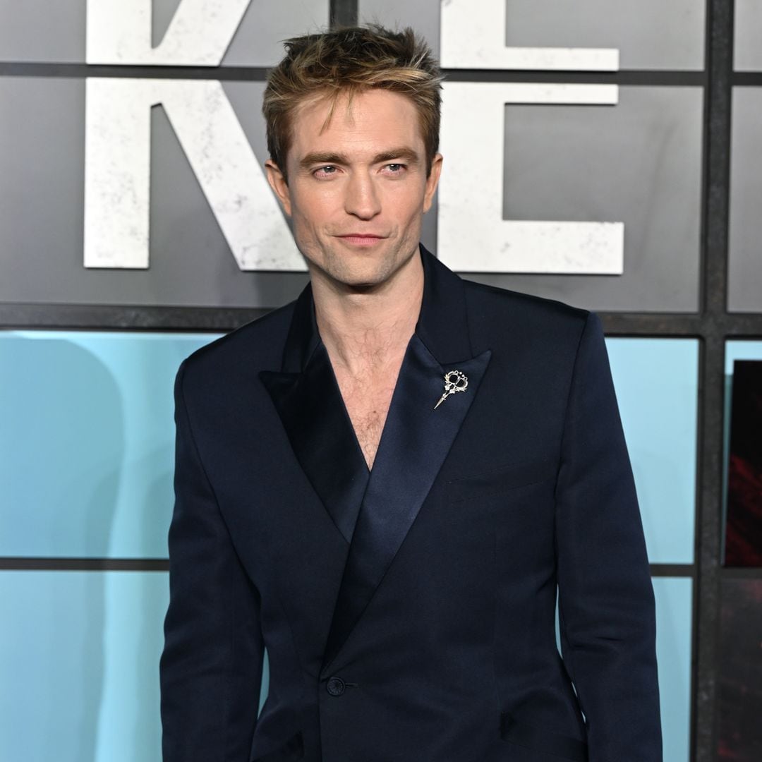 Robert Pattinson regresa a las 'red carpets' y presume un nuevo cambio de 'look'