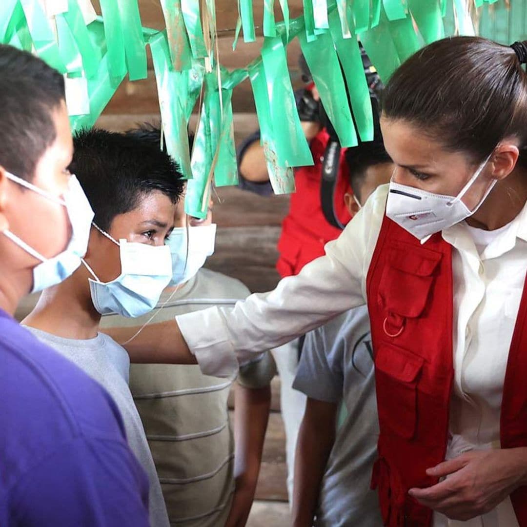 Doña Letizia se despide de Honduras tras visitar la 'zona cero' de las inundaciones