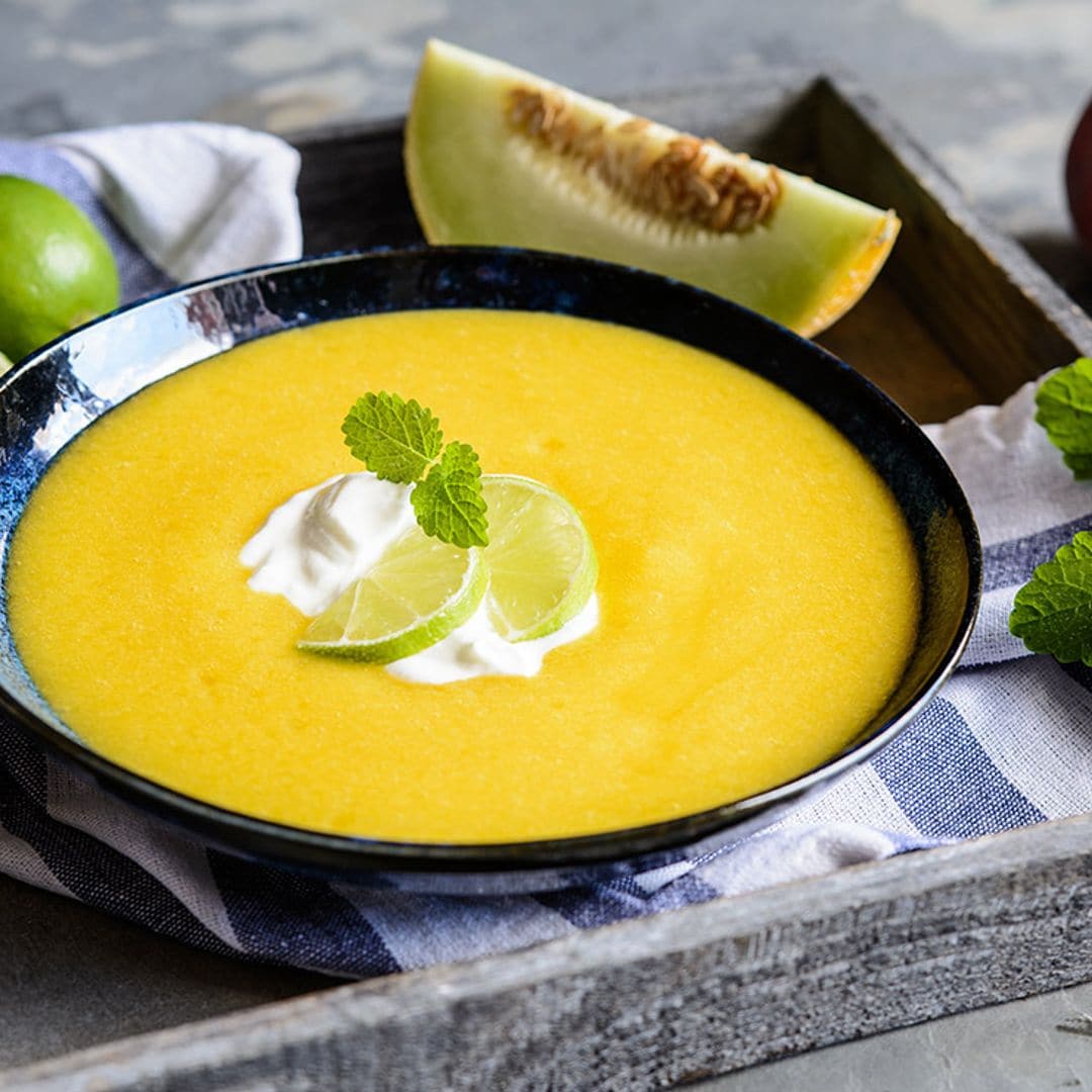 Sopa de melocotón, melón y coco