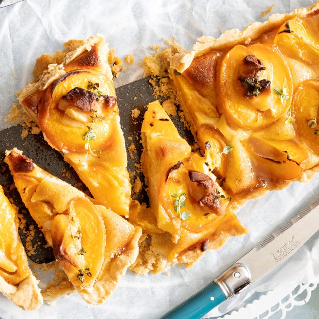 Tarta de almendra y albaricoques