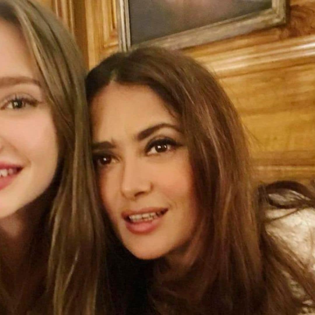 Mathilde Pinault revela cómo se lleva con Salma Hayek, la esposa de su papá