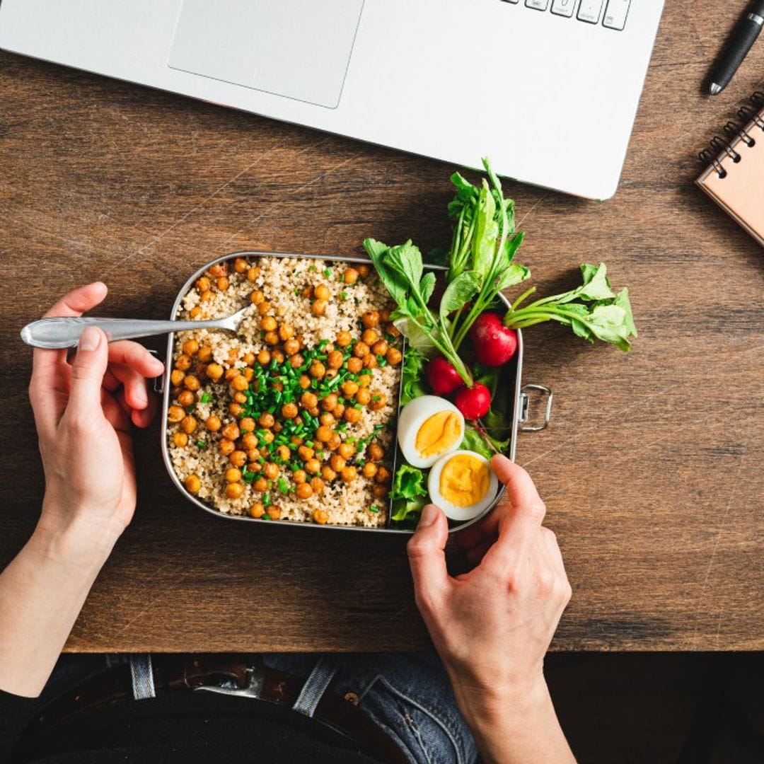 Comer saludable también en la oficina te resultará mucho más fácil con estas fiambreras