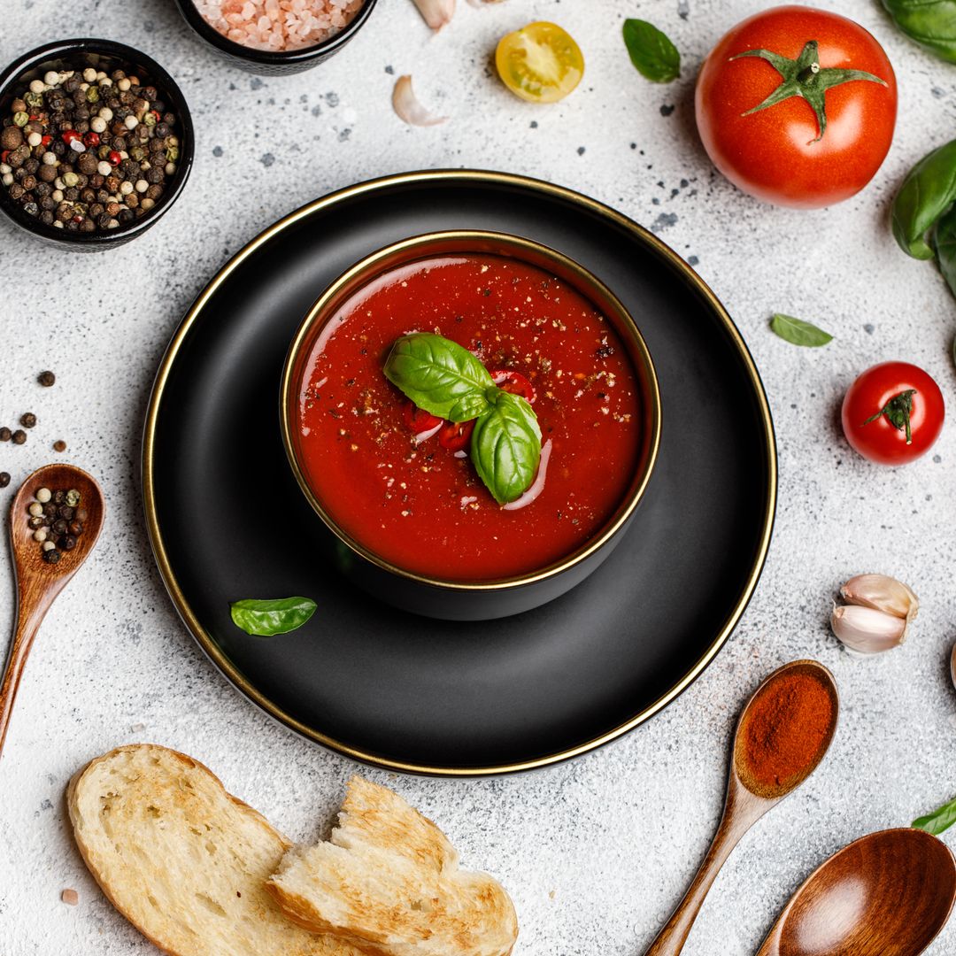 El tomate, a cucharadas: 6 sopas frías que no son el gazpacho clásico