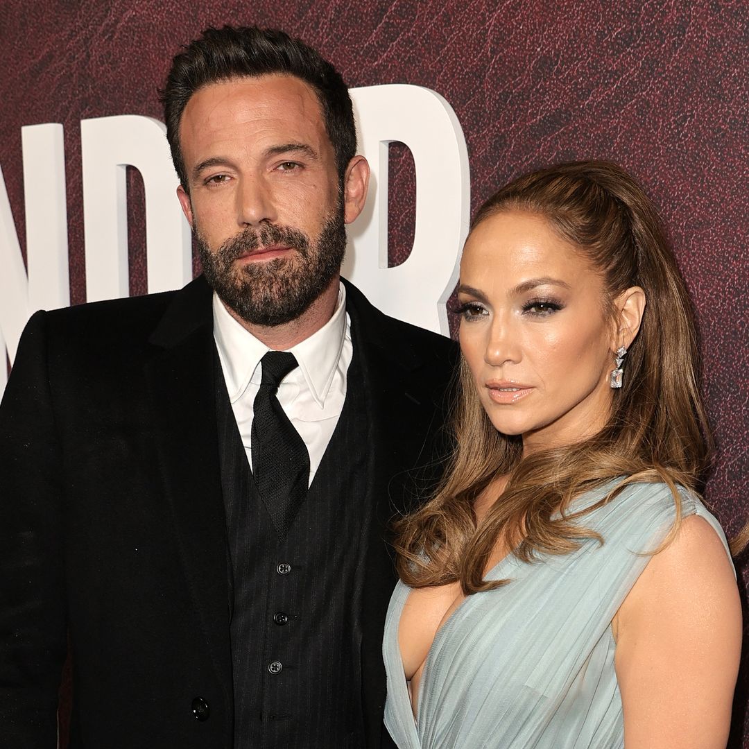 Ben Affleck y Jennifer Lopez en el estreno de "The Tender Bar" en Hollywood el 12 de diciembre de 2021