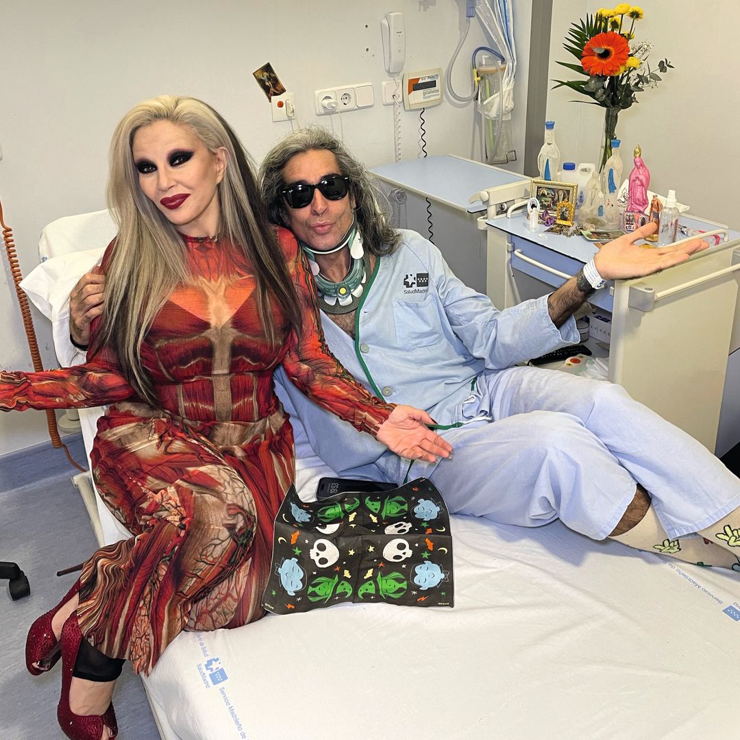 Alaska y Mario en el hospital