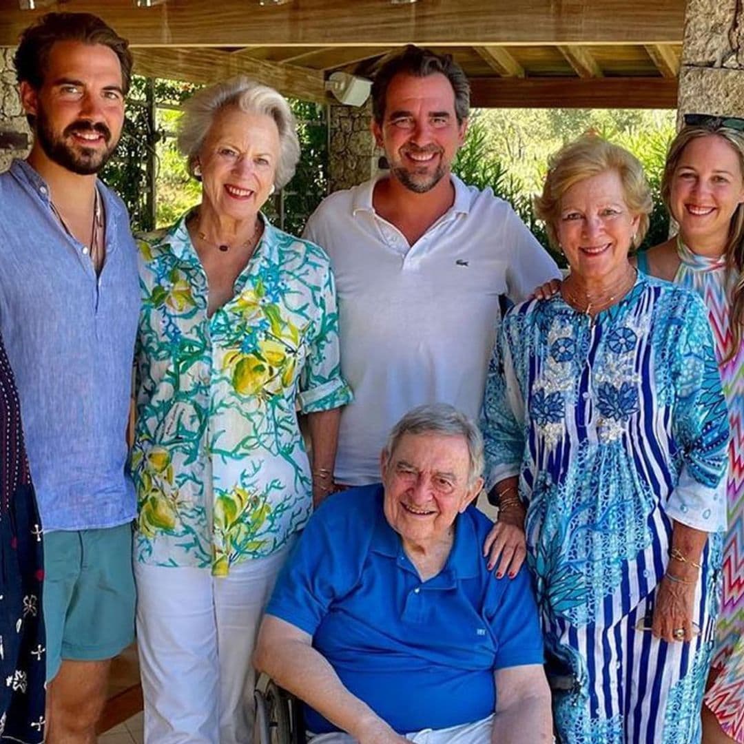 ¿Quién es quién en la foto de familia por el 75 cumpleaños de Ana María de Grecia?