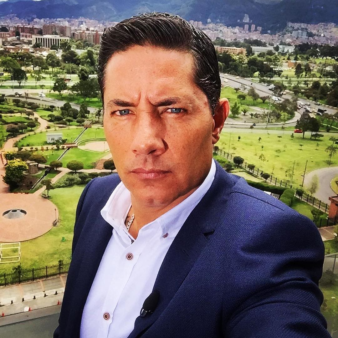 Al borde del llanto, Fernando del Rincón revela el luto que lo ha mantenido lejos de la televisión