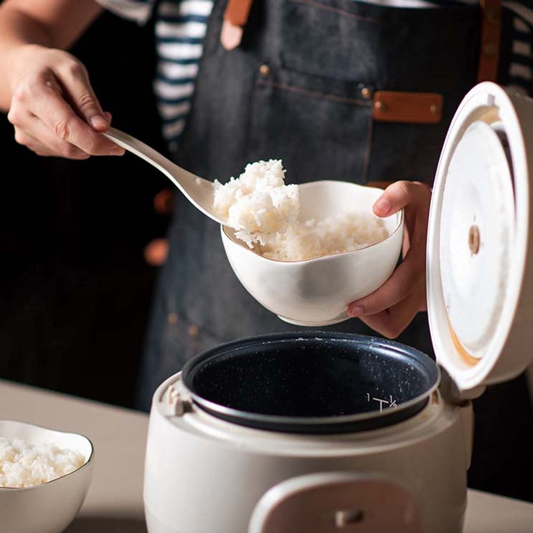 ¿Fan de la comida asiática? Cocina delicioso y sin esfuerzo con las mejores arroceras eléctricas