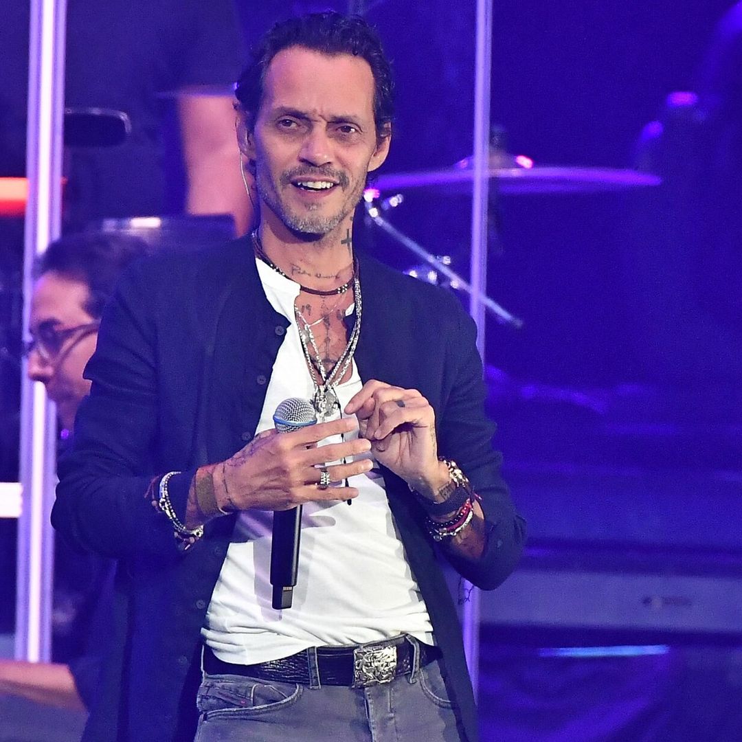 Marc Anthony compra exhibición de arte completa y ni te imaginas cuánto pagó